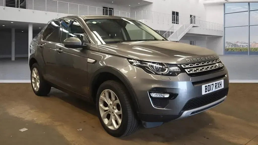 Used Land Rover Discovery 5 HSE 180 HP (132 kW) 2017 Grey SUV