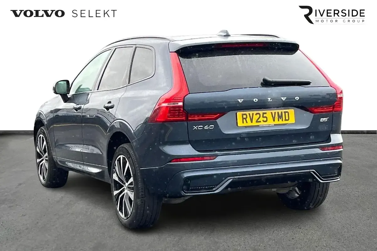 Used Volvo XC60 Ultra 250 HP (183 kW) 2025 Blue SUV