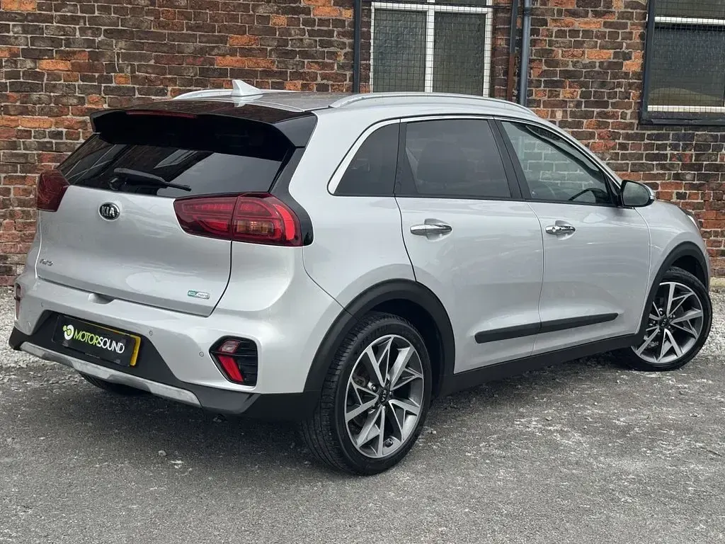 Used Kia Niro 141 HP (103 kW) 2020 Silver SUV