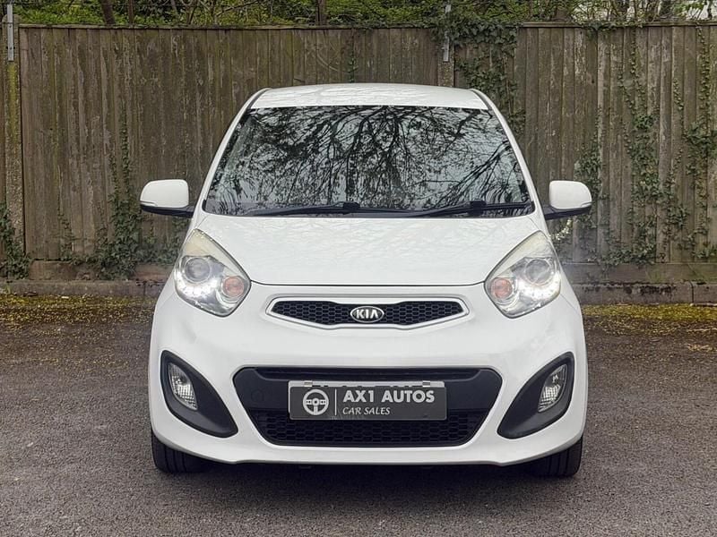 Used Kia Picanto 84 HP (61 kW) 2014 White Hatchback