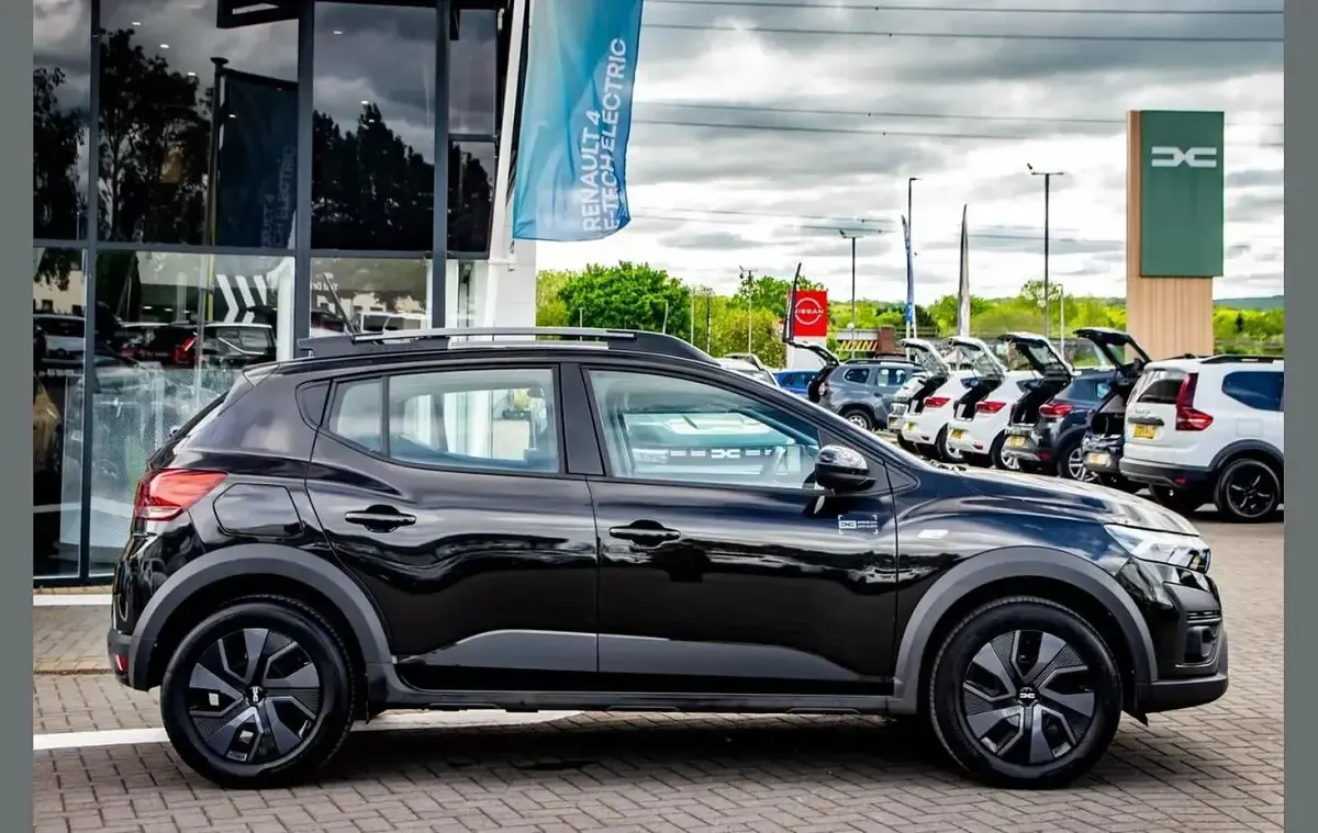 Used Dacia Sandero Expression 90 HP (66 kW) 2024 Black SUV