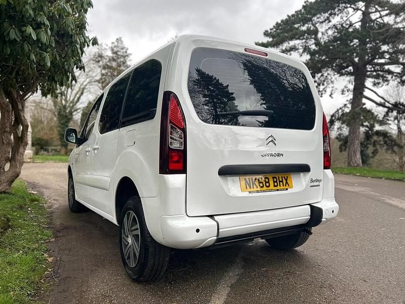 Begagnad Citroën Berlingo Feel 2018 Vit Minibuss