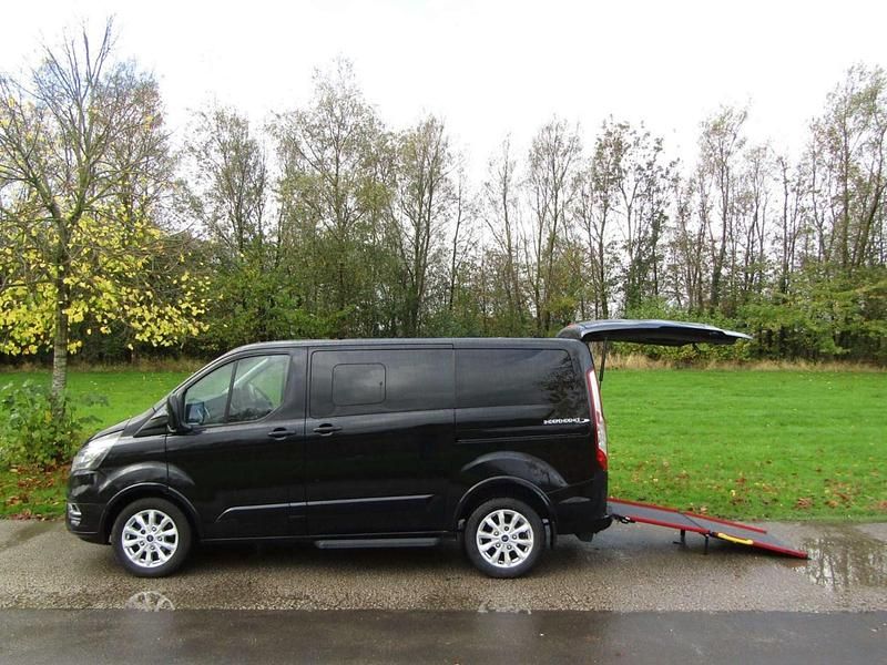 Used Ford Tourneo Titanium 130 HP (95 kW) 2020 Black MPV