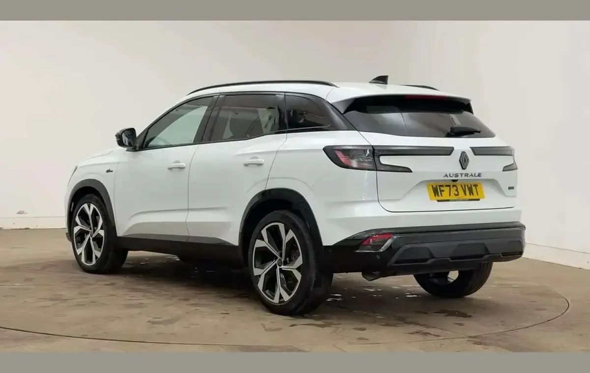 Used Renault Austral Techno Esprit Alpine 200 HP (147 kW) 2023 Artic white  SUV