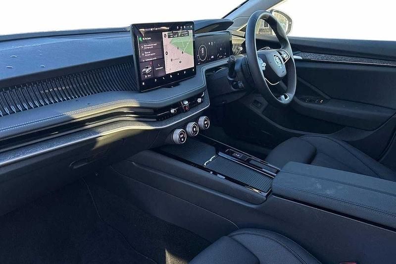 Used Skoda Superb SE L 190 HP (139 kW) 2024 Pebble silver metallic Estate