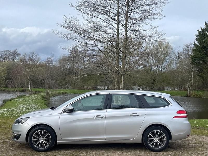 Used Peugeot 308 Allure 120 HP (88 kW) 2016 Silver Estate
