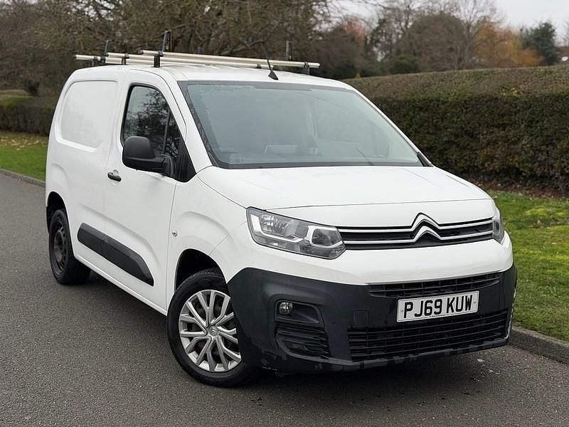 Used Citroën Berlingo 100 HP (73 kW) 2020 White MPV