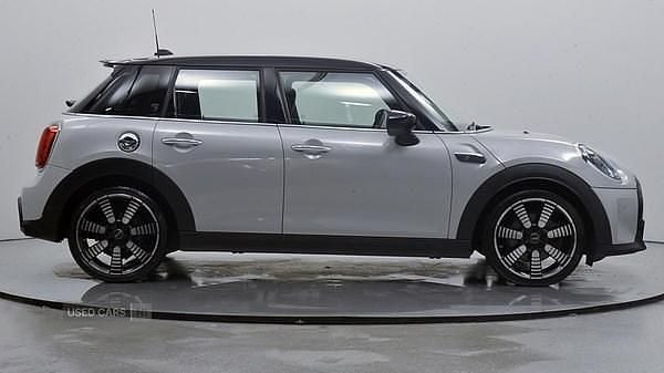 Used Mini Cooper S Exclusive 176 HP (129 kW) 2021 Silver Hatchback