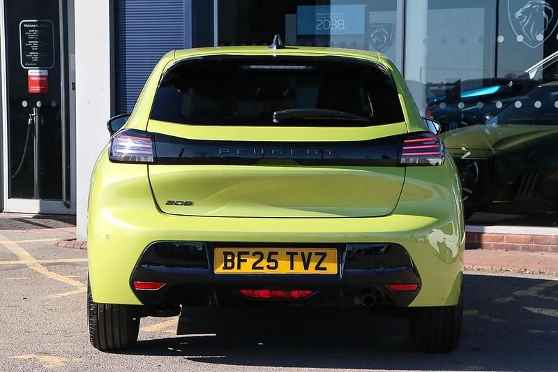 Used Peugeot 208 Allure 101 HP (74 kW) 2025 Yellow Hatchback