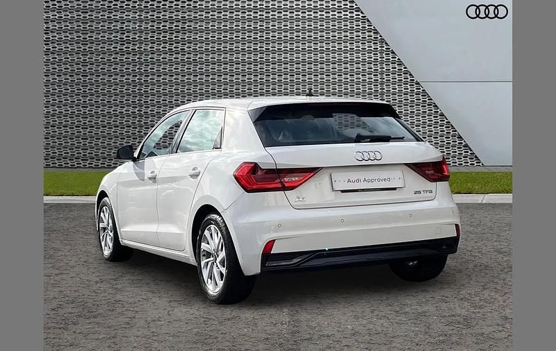 Used Audi A1 Sport 94 HP (69 kW) 2022 White SUV