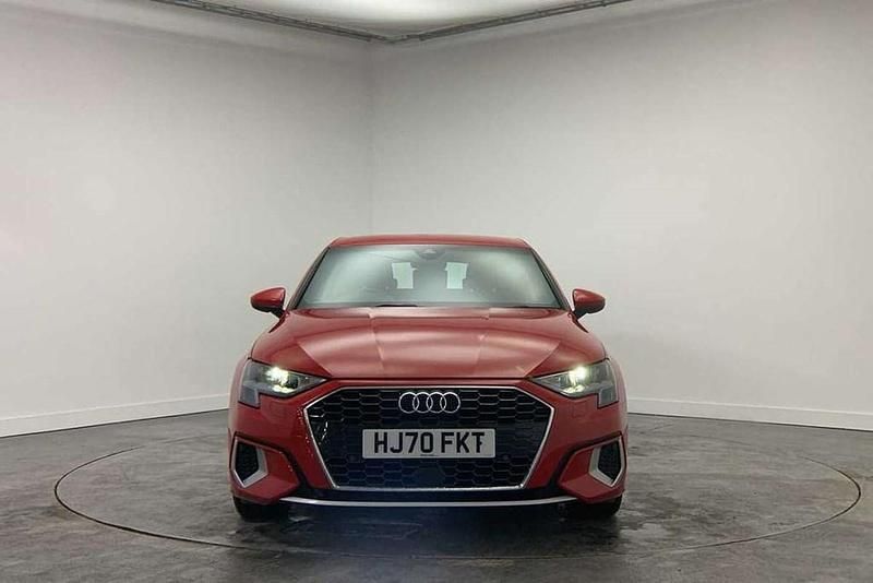 Usado Audi A3 Sport 148 HP (108 kW) 2020 Vermelho Sedan