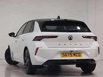 New Vauxhall Astra 130 HP (95 kW) 2025 Brilliant paint  arctic white Hatchback