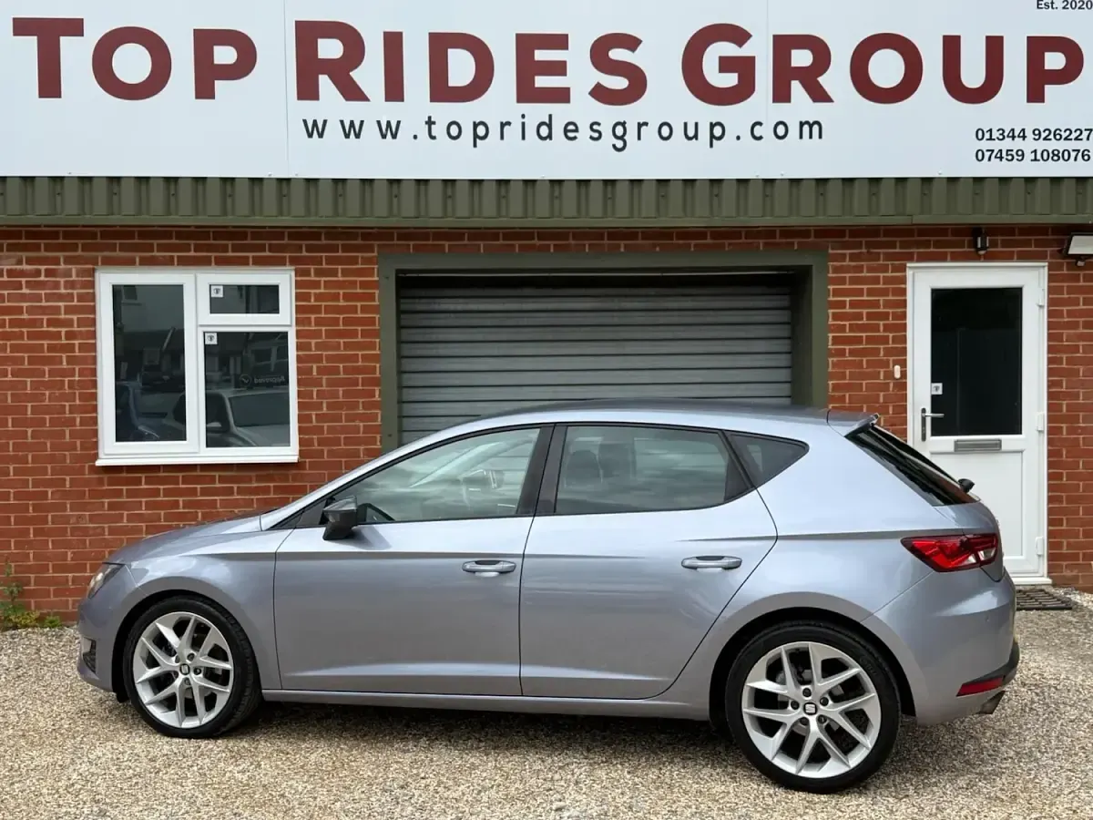 Used Seat Leon FR 125 HP (91 kW) 2017 Silver Hatchback