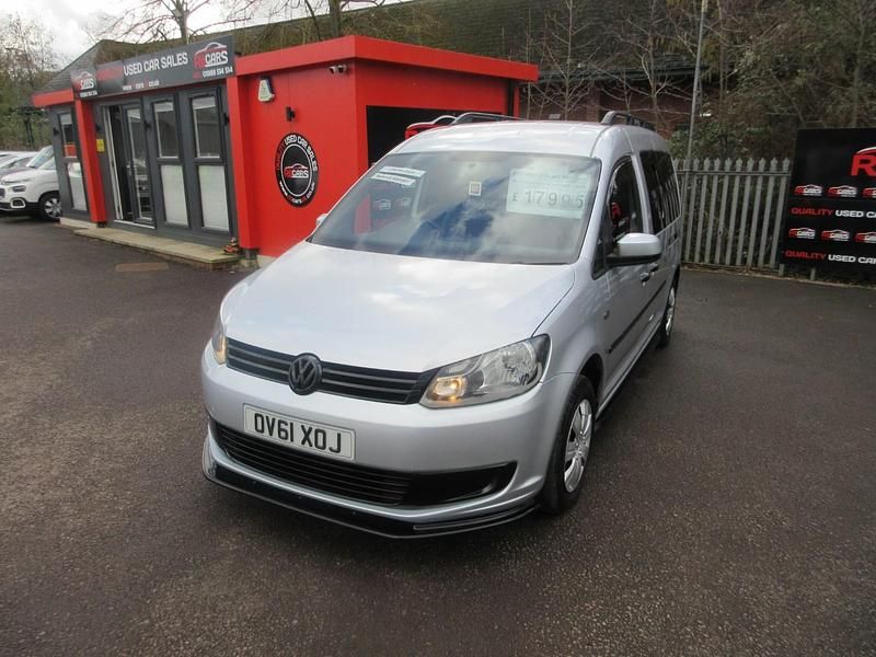 Usado VW Caddy Maxi 102 HP (75 kW) 2011 Prateado Monovolume