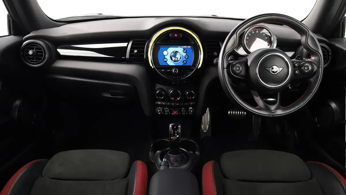 Usado Mini John Cooper Works Hatch 228 CV (167 kW) 2019 Azul Utilitario