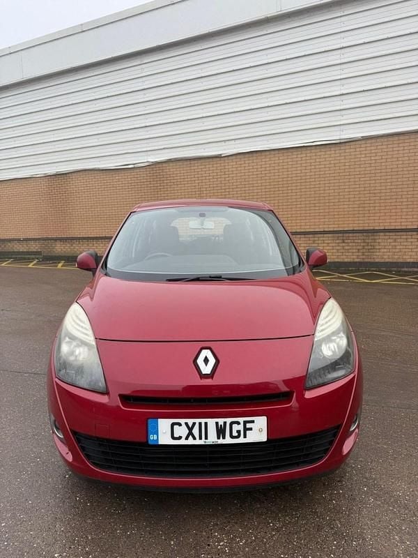 Red Used 2011 Renault Grand Scénic III Expression MPV | £1,895 (Super price) - Image 1/4