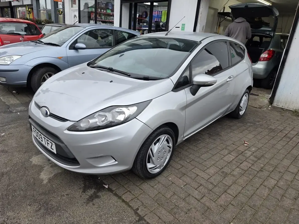 Used Ford Fiesta Style 96 HP (70 kW) 2009 Silver Hatchback