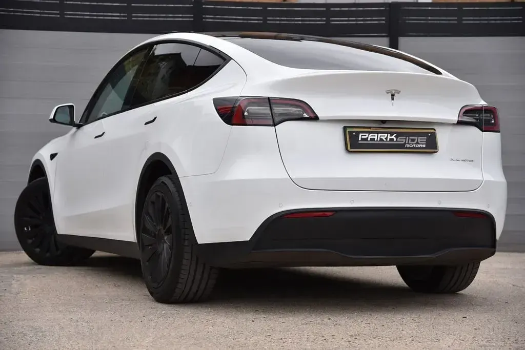 Used Tesla Model Y Long Range AWD 378 kW (514 HP) 2022 White SUV