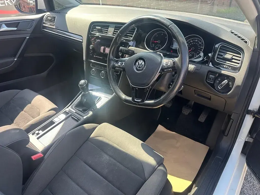 Used VW Golf VII GT 115 HP (84 kW) 2017 White Hatchback