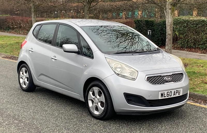 Silver Used 2010 Kia Venga Hatchback | £4,195 (Good price) - Image 1/4