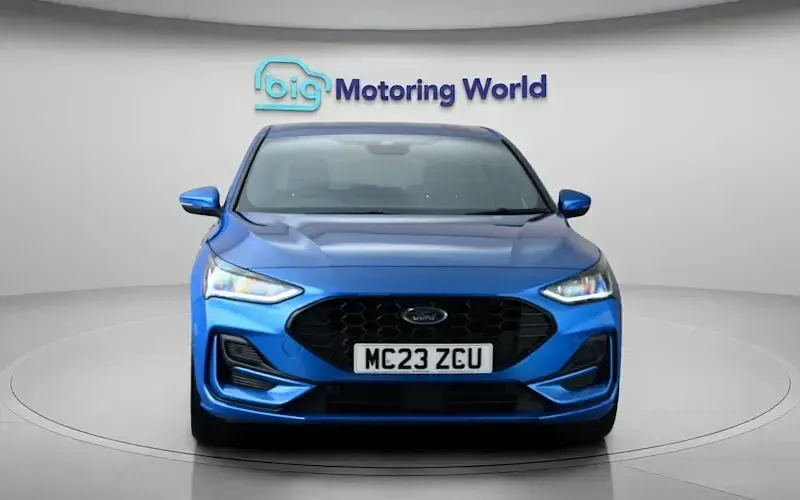 Used Ford Focus ST-Line 125 HP (91 kW) 2023 Blue Hatchback