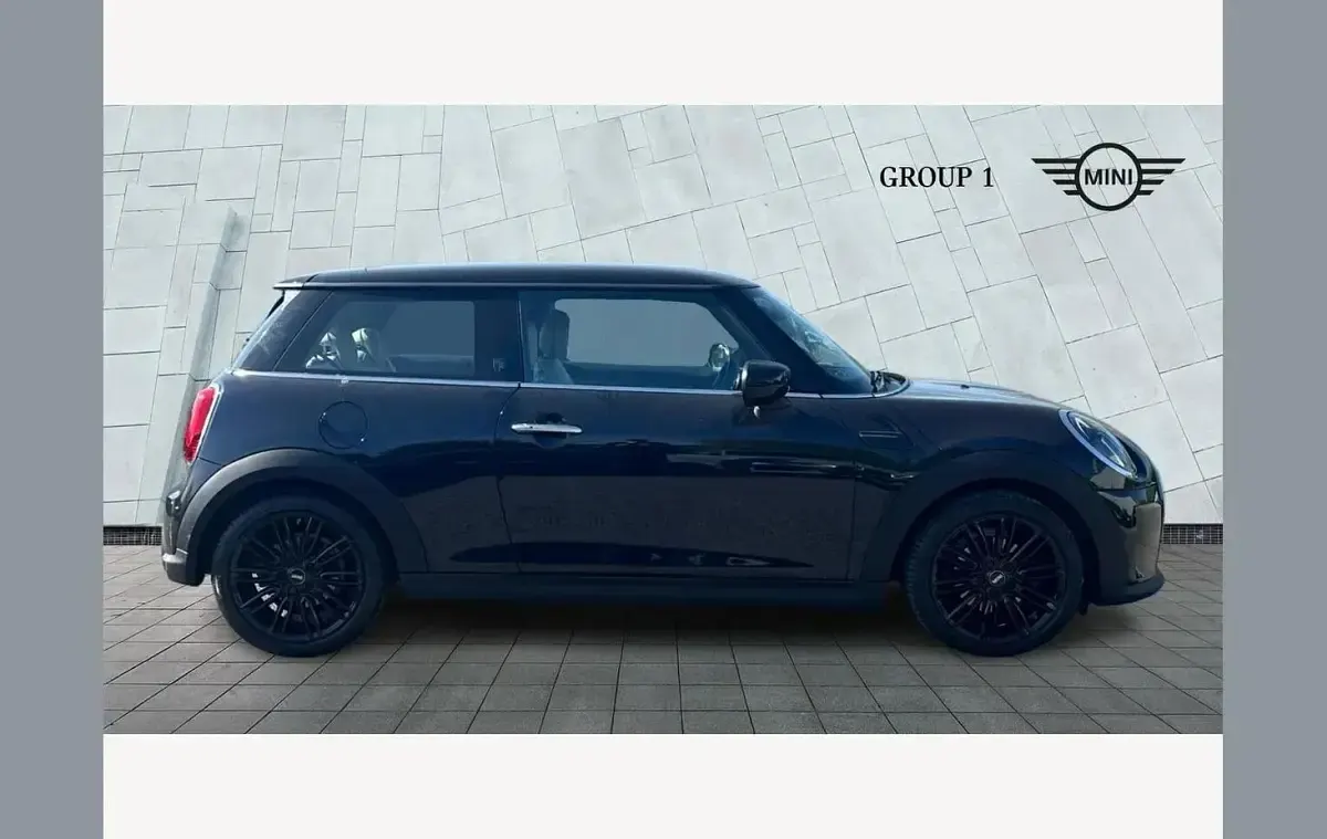 Używany Mini Cooper Exclusive 136 KM (100 kW) 2022 Czarny Hatchback