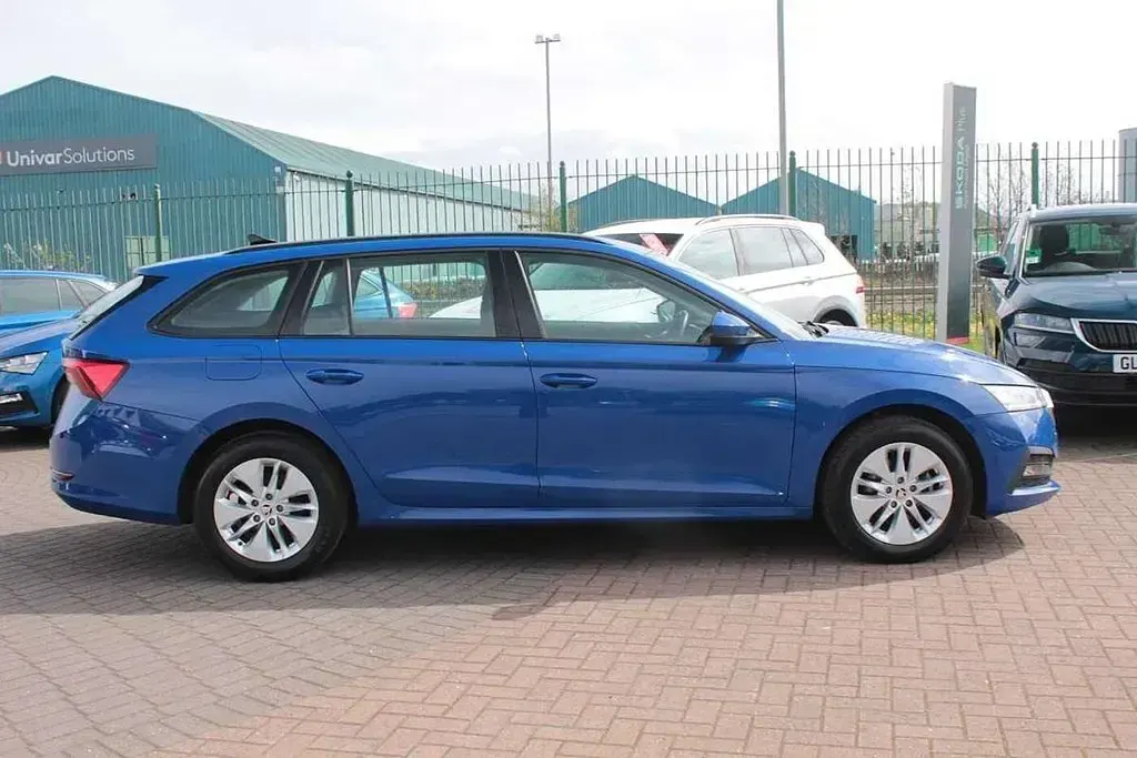 Begagnad Skoda Octavia SE Technology 150 HK (110 kW) 2021 Blå Kombi