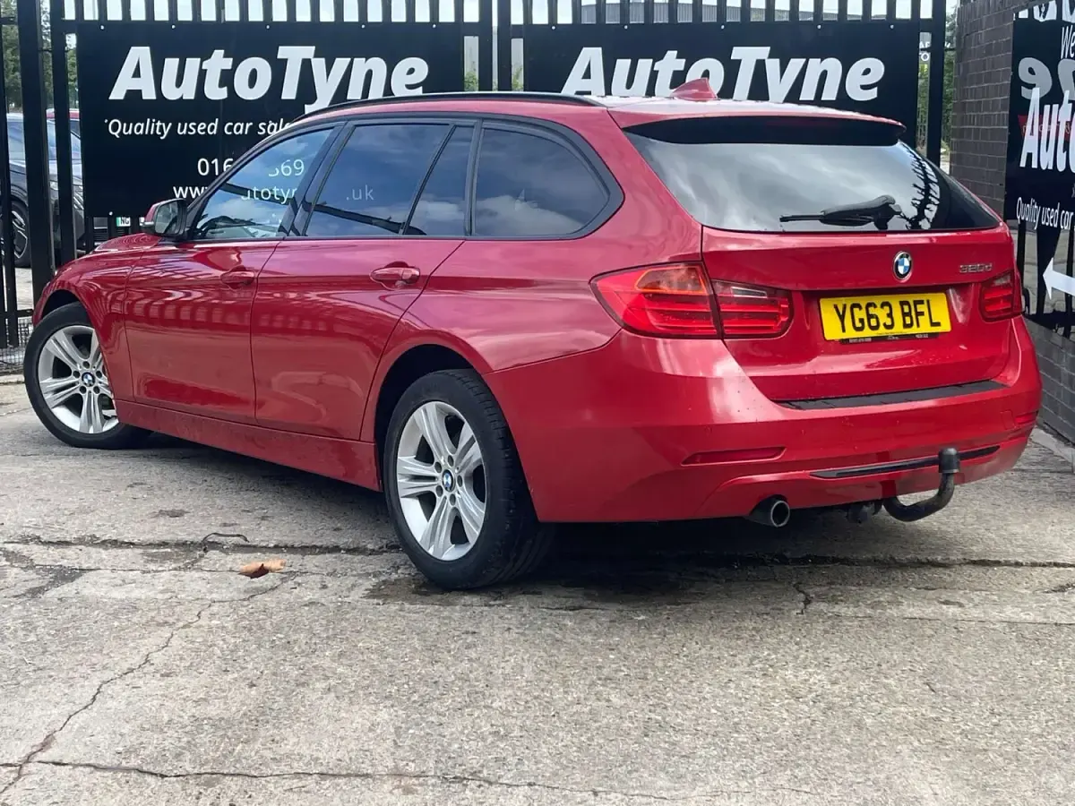 Used BMW 320 Sport Line 184 HP (135 kW) 2013 Red Estate