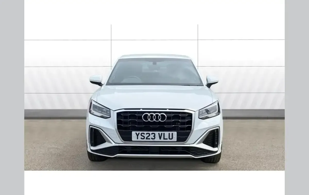 Used Audi Q2 S-Line 190 HP (139 kW) 2023 White SUV