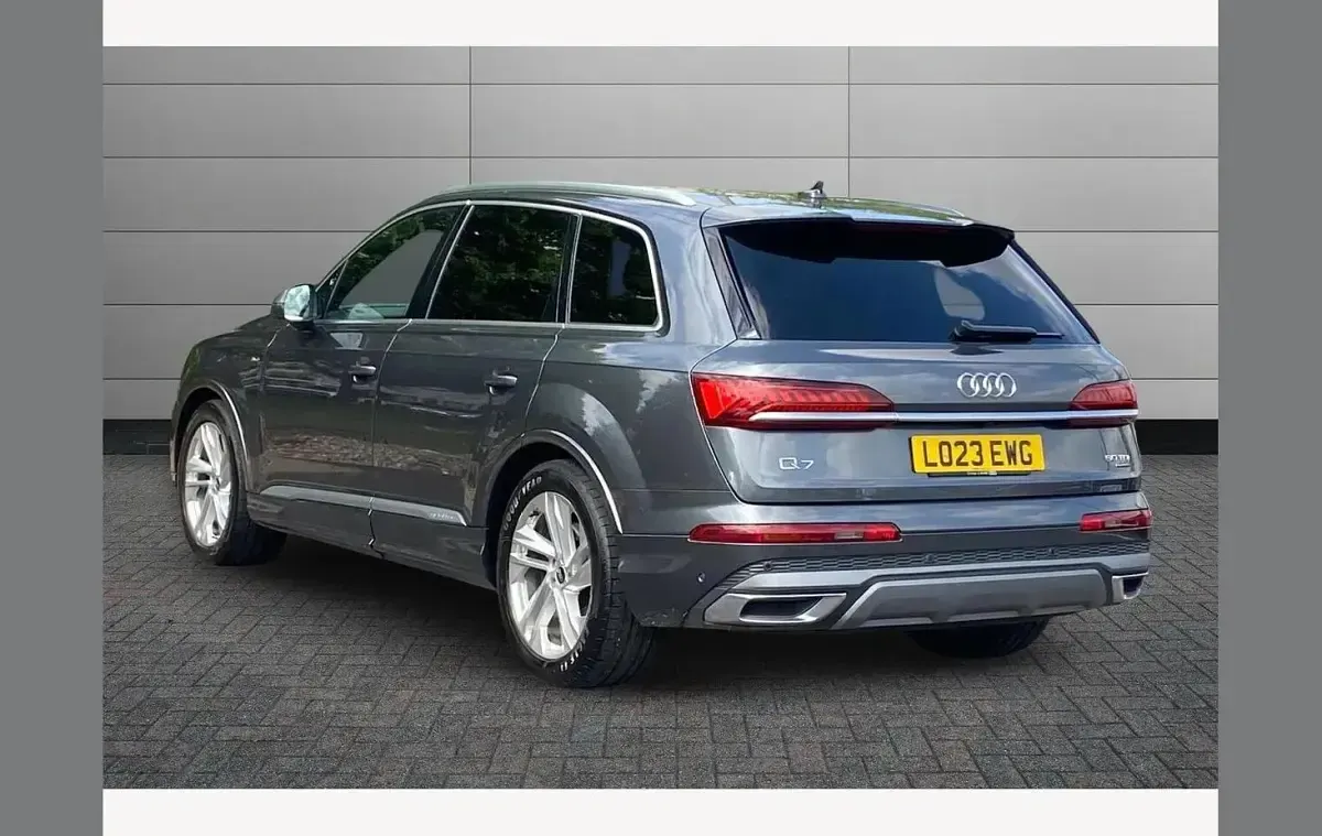 Used Audi Q7 Black Edition 286 HP (210 kW) 2023 Grey SUV