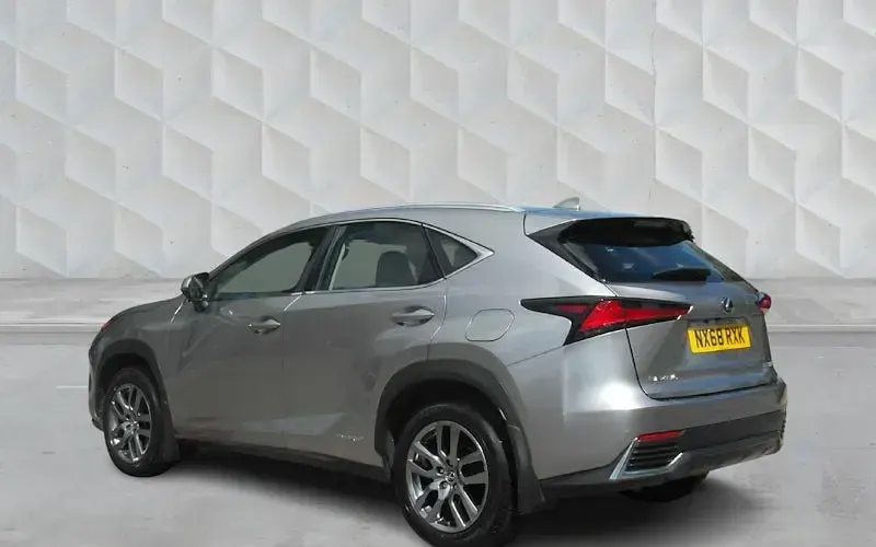 Used Lexus NX300h 197 HP (144 kW) 2018 Silver SUV