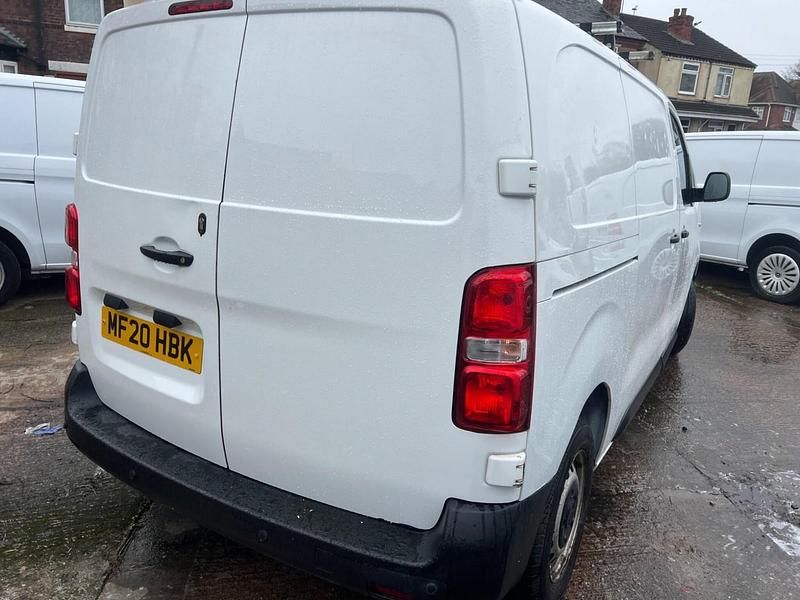 Used Vauxhall Vivaro Edition 120 HP (88 kW) 2020 White MPV