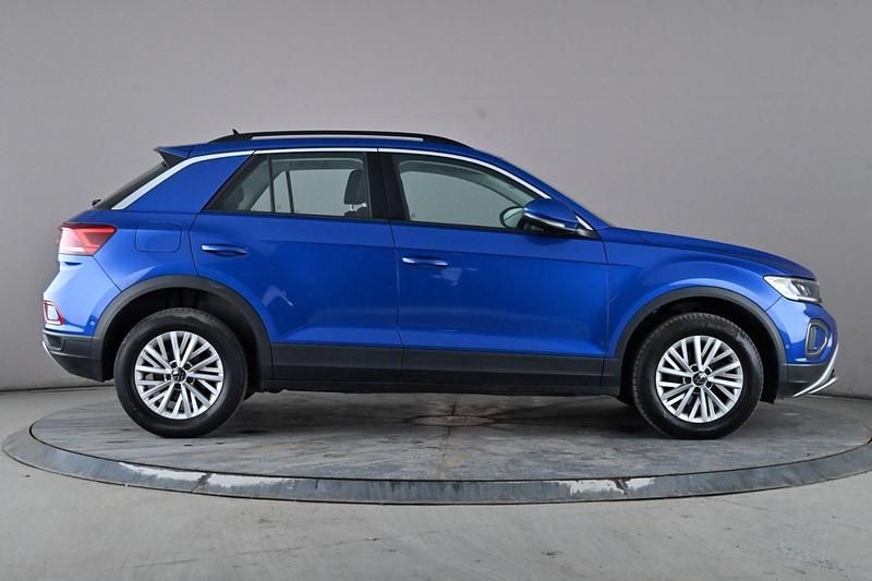 Used VW T-Roc Life 110 HP (80 kW) 2023 Blue SUV