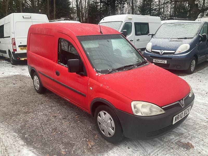 Red Used 2010 Vauxhall Combo Van | £1,995 (Good price) - Image 1/4