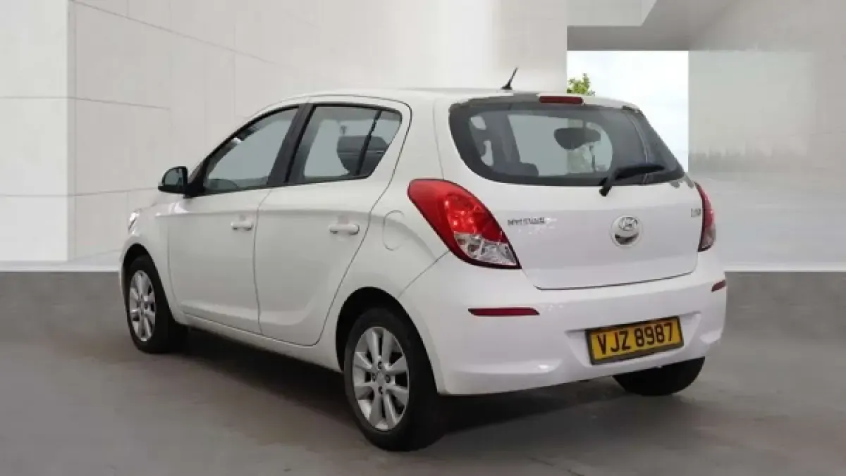 Used Hyundai i20 Active 85 HP (62 kW) 2014 White Hatchback