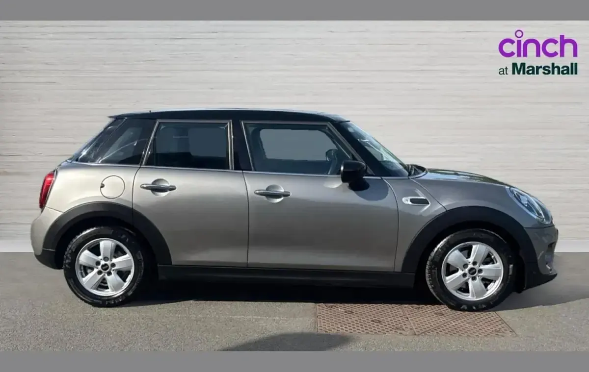 Used Mini Cooper Classic 134 HP (98 kW) 2019 Silver Hatchback