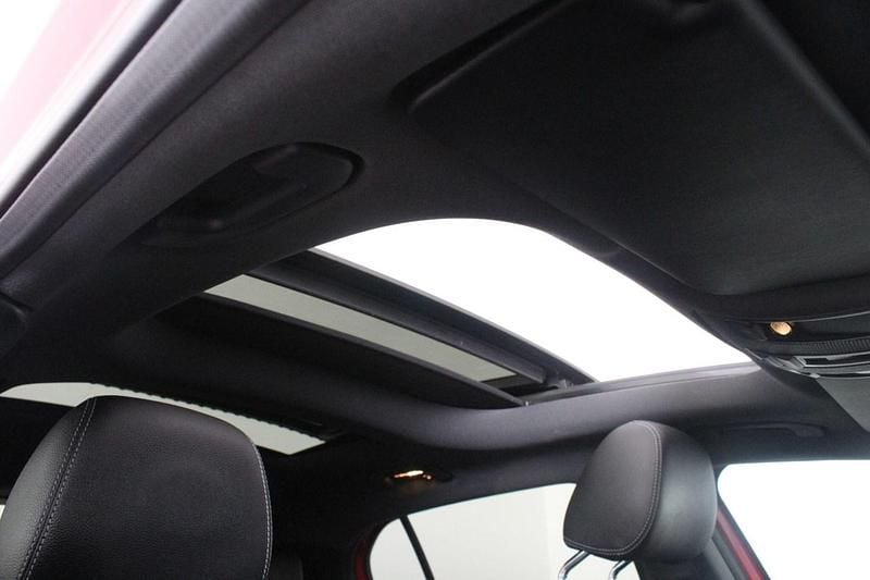 Used Mercedes GLA200 Premium Plus 156 HP (114 kW) 2018 Red SUV