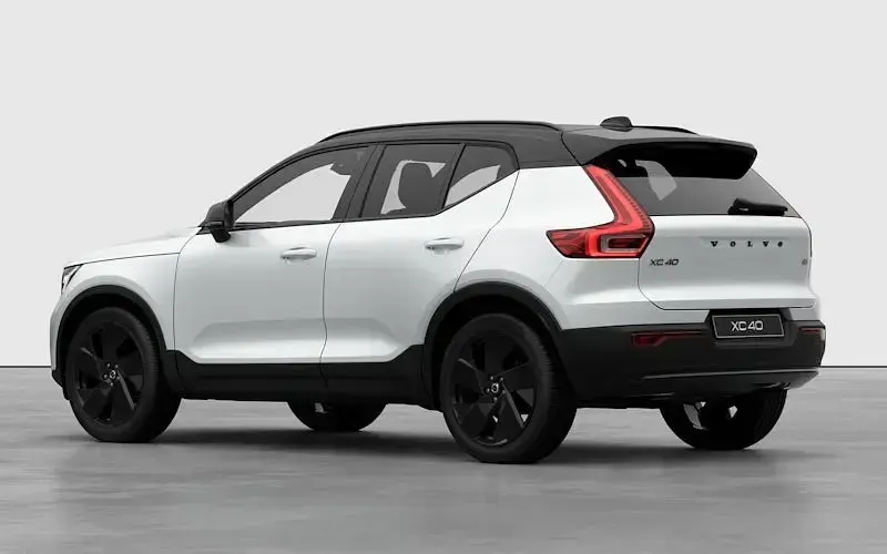 New Volvo XC40 Ultra 163 HP (119 kW) 2026 Denim blue SUV