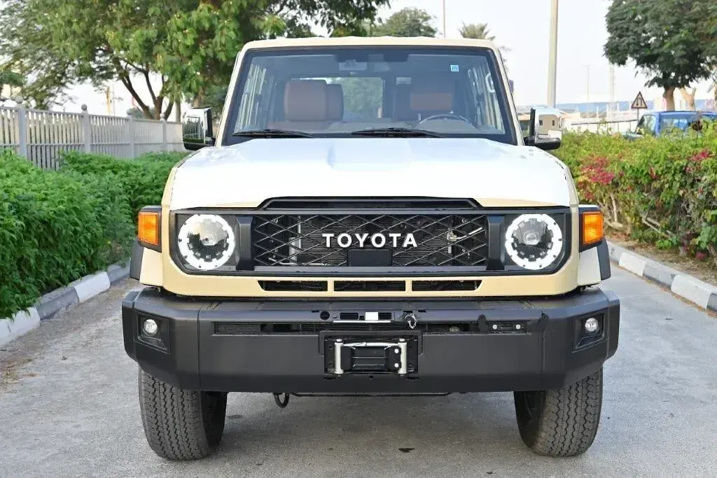 New Toyota Land Cruiser 201 HP (147 kW) 2025 Beige MPV