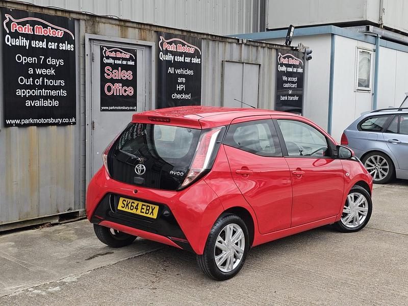 Used Toyota Aygo x-press 2014 Red Hatchback