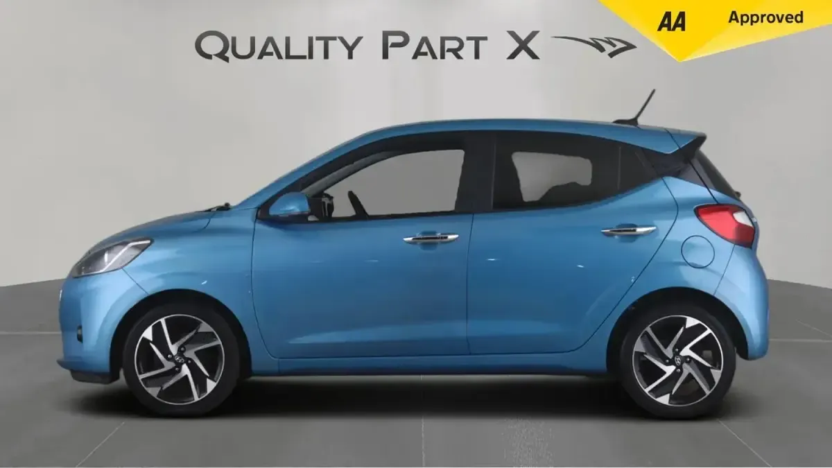 Used Hyundai i10 Premium 2023 Turquoise Hatchback