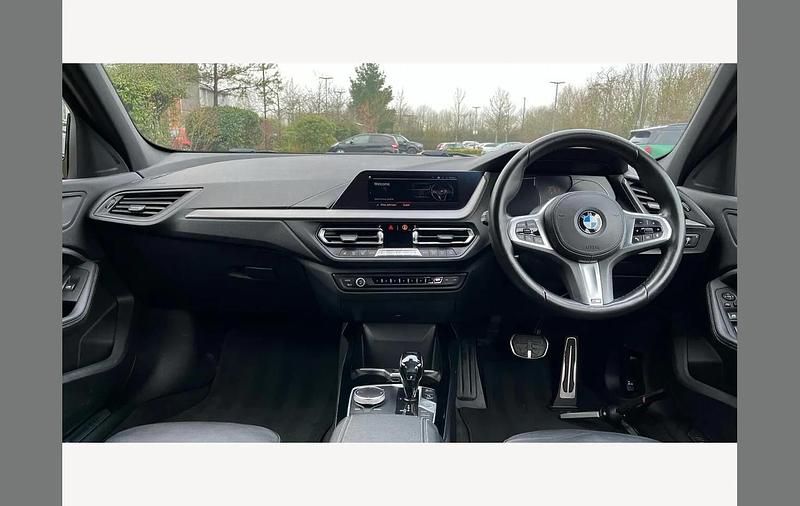 Used BMW 118 M Sport 140 HP (102 kW) 2020 White Hatchback