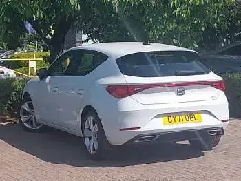 Used Seat Leon FR 130 HP (95 kW) 2021 White Hatchback