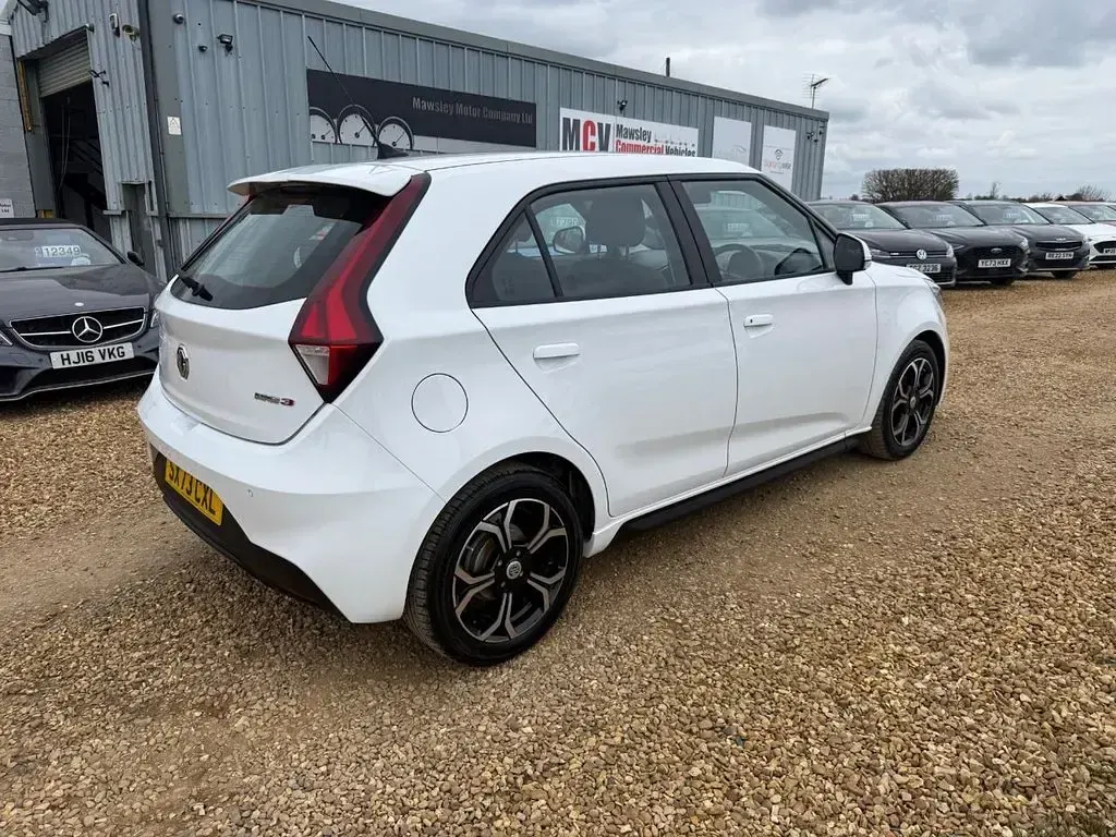 Used MG MG3 Exclusive 106 HP (77 kW) 2024 White Hatchback