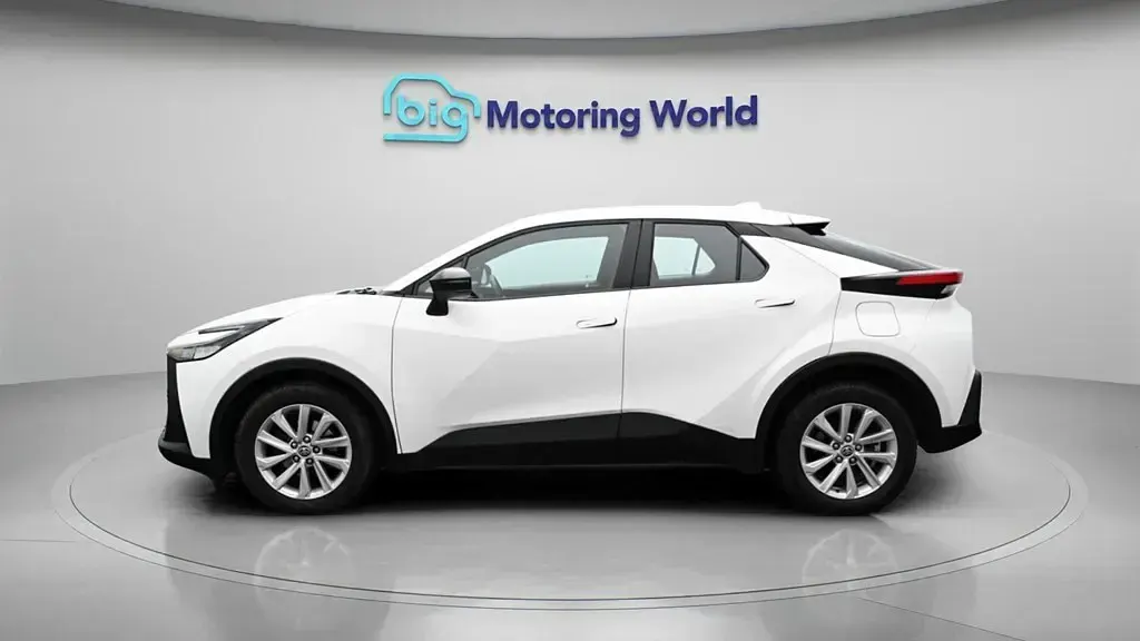 Usado Toyota C-HR 140 HP (102 kW) 2024 Branco SUV