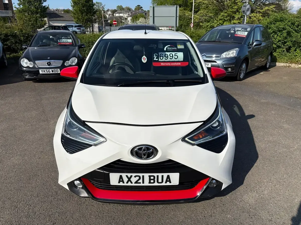 Used Toyota Aygo Trend 71 HP (52 kW) 2021 White Hatchback