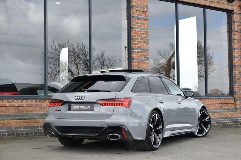 Begagnad Audi RS6 Comfort 2021 Grå Kombi
