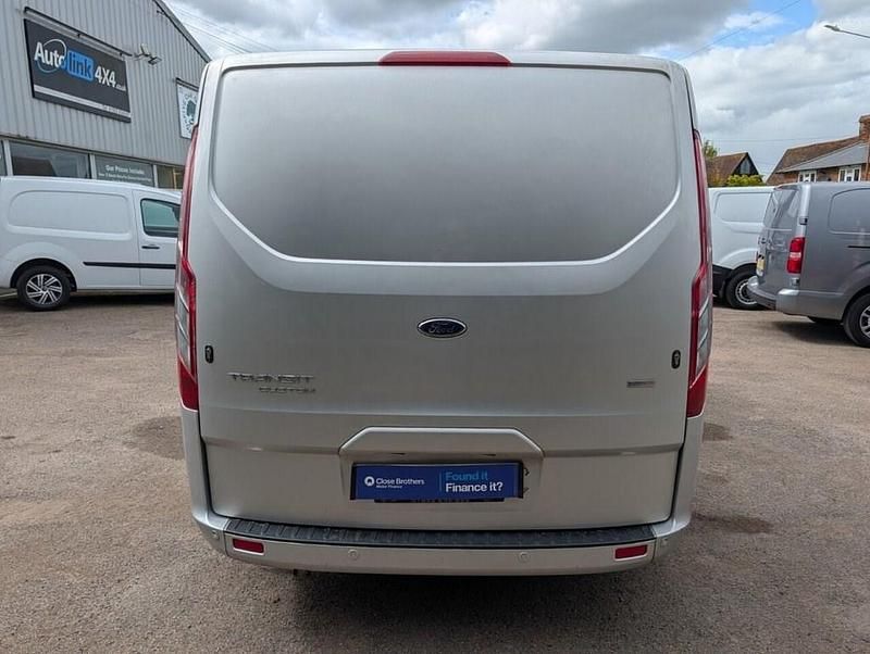 Used Ford Transit Custom Limited 130 HP (95 kW) 2019 Silver Van