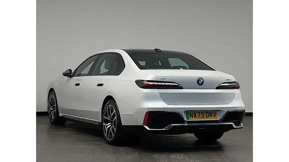 Used BMW i7 M Sport 400 kW (544 HP) 2023 White Sedan