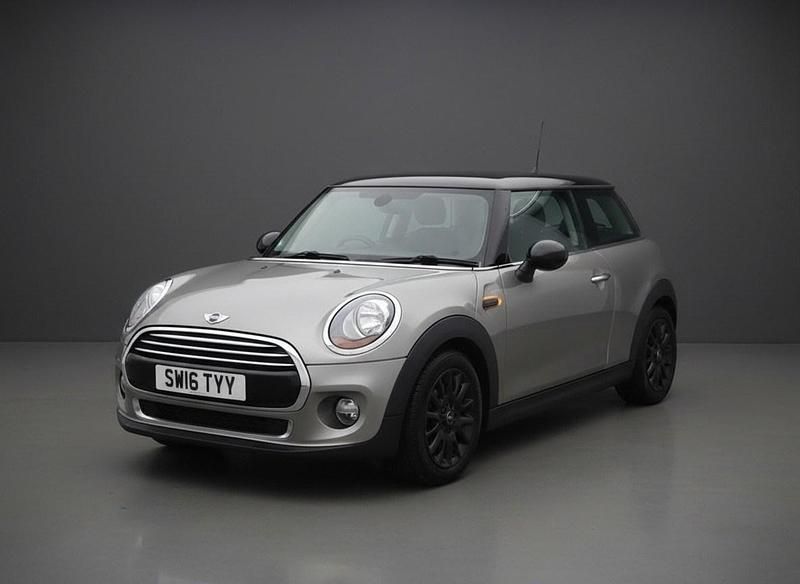 Używany Mini Cooper Hatch 2016 Srebrny Hatchback